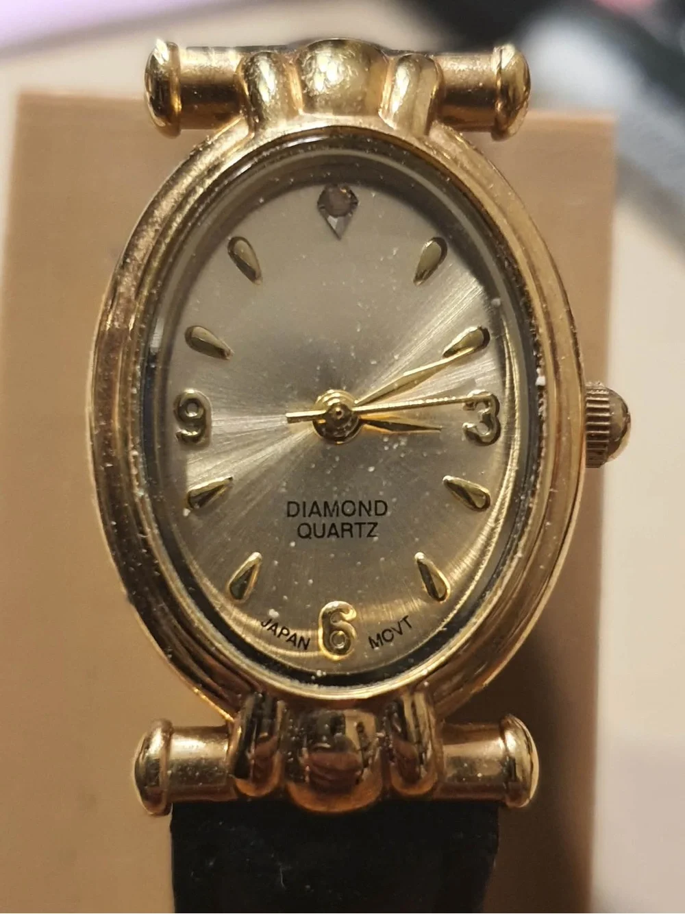 🦋10/$20🦋 Goldtone/Silver Diamond Leather Women's Watch